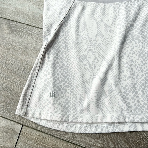Lululemon Mesh With Me Tank in Desert Snake White Silver Fox White - Picture 11 of 15